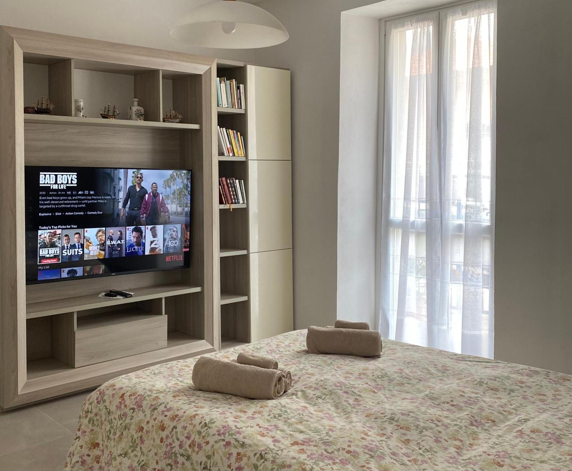 Luna Apartment Verbania Buitenkant foto