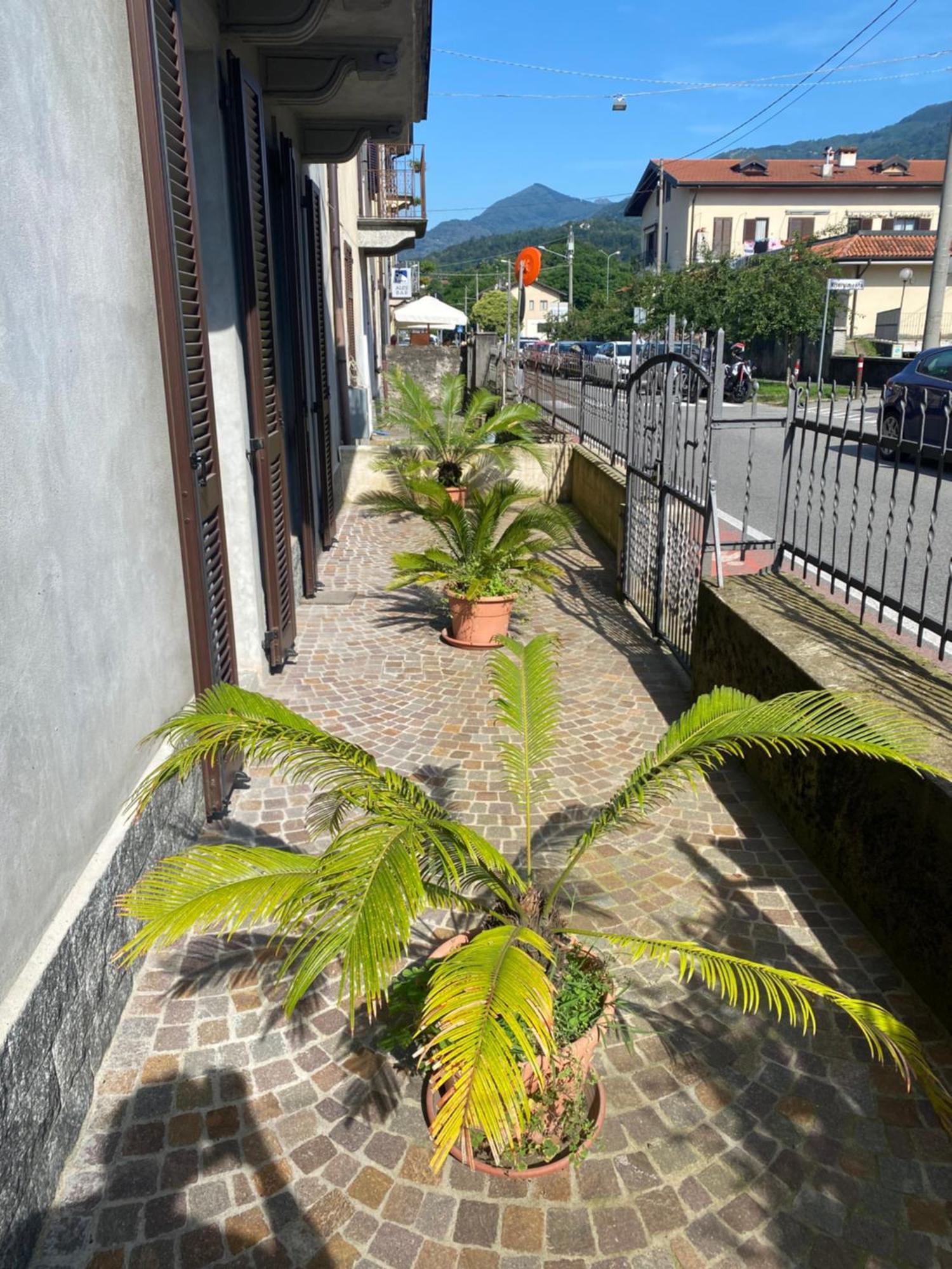 Luna Apartment Verbania Buitenkant foto